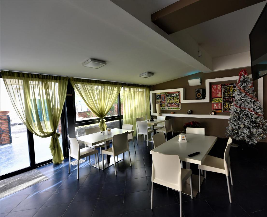 Riviera Ionica Aparthotel Santa Teresa Di Riva Exterior photo