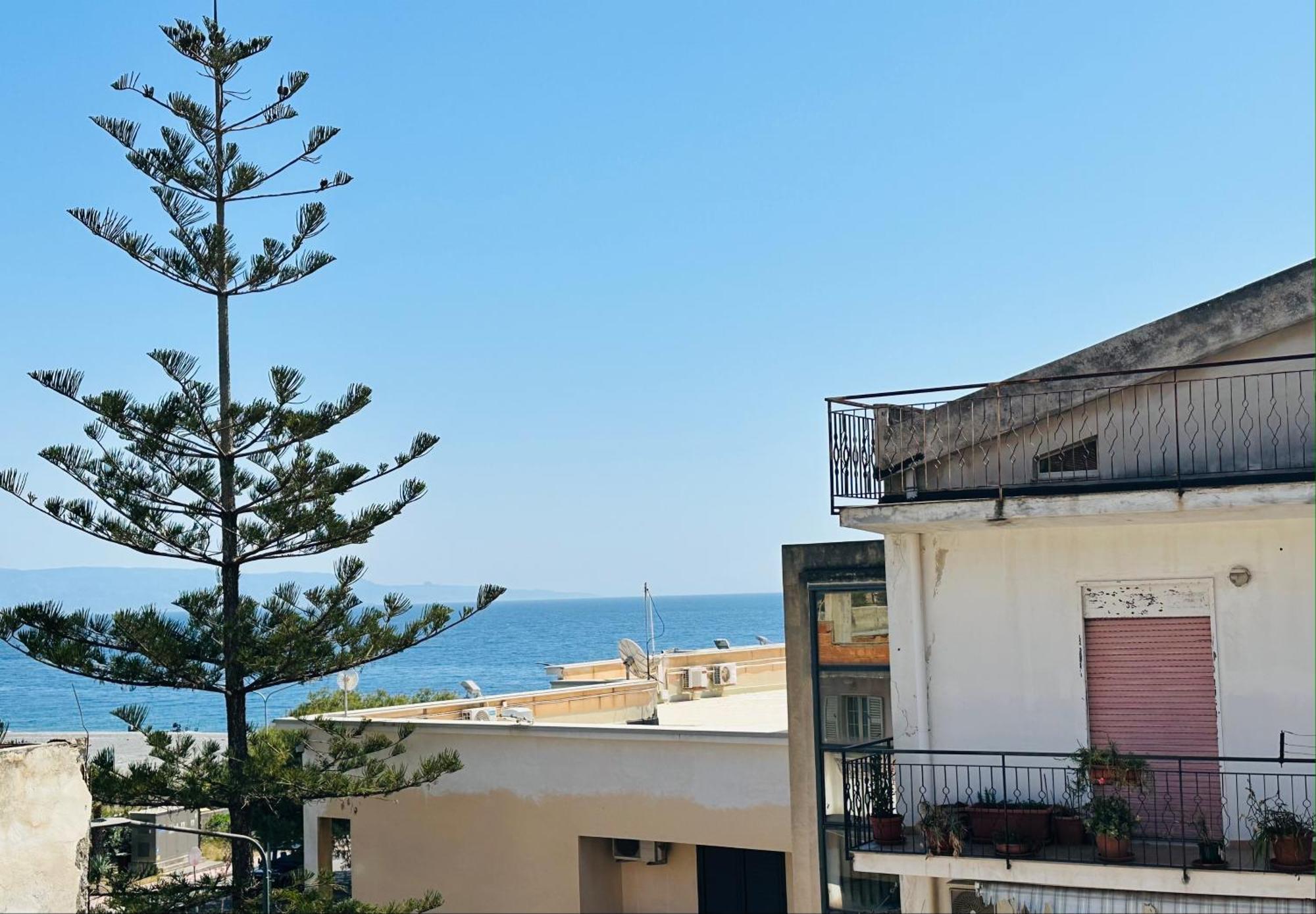 Riviera Ionica Aparthotel Santa Teresa Di Riva Exterior photo